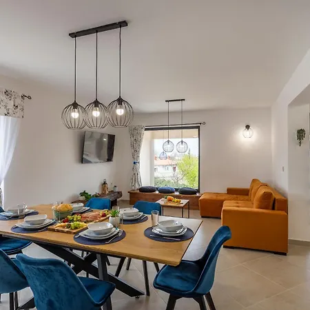 Schoenes In Modrusani Mit Grossem Garten Σπίτι διακοπών *