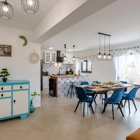 Casa vacanze Schoenes In Modrusani Mit Grossem Garten